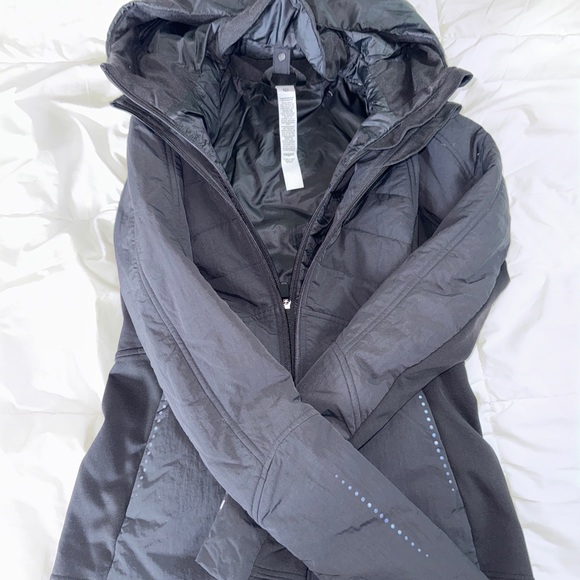 lululemon athletica Black jacket - Picture 1 of 3